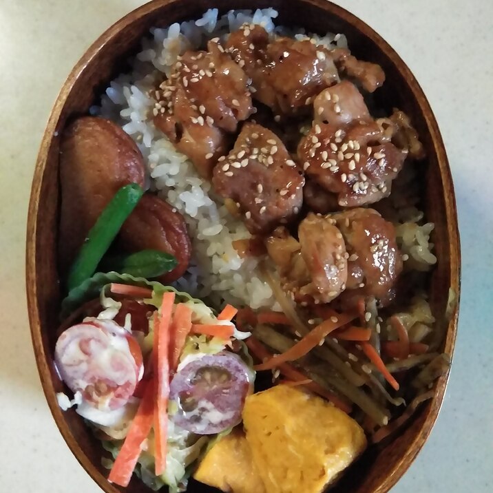 高校男子弁当　一週間②火曜日　鶏照焼丼